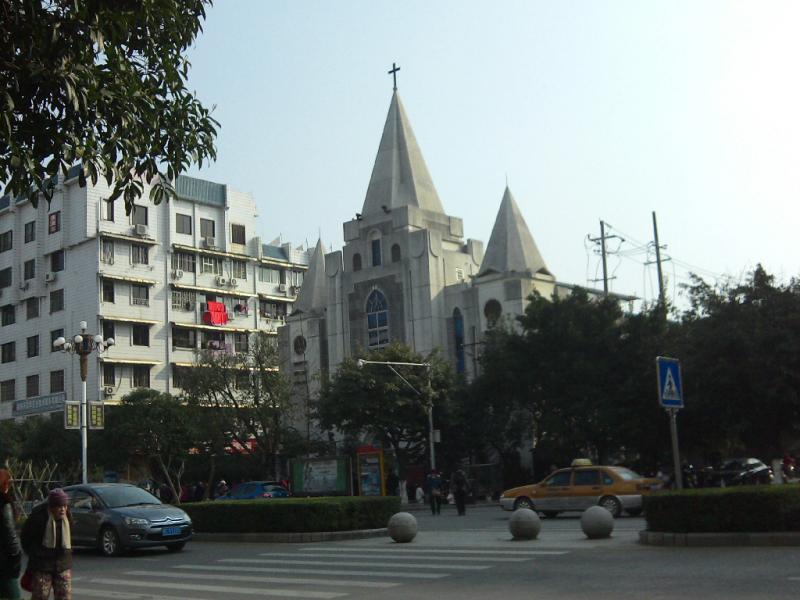 宗教教职人员及外国人宗教活动管理文件发布 邢福增:反映加强管控,但大方向不变